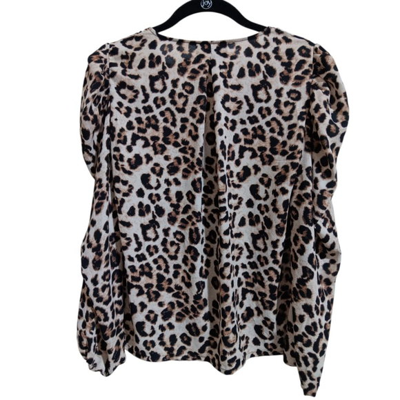1. STATE RAWR!! Leopard Print Slight Puffy Sleave Soft V- Neck Blouse - Picture 4 of 7